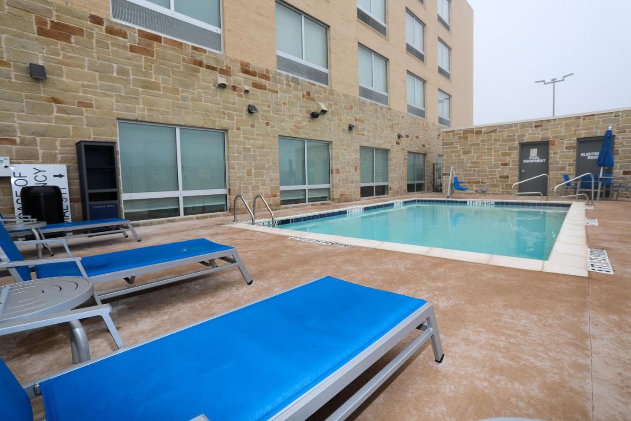 Holiday Inn Express & Suites - Forney By Ihg Exterior photo
